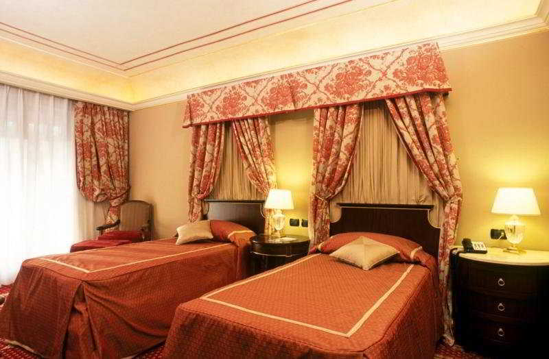 River Chateau Rom